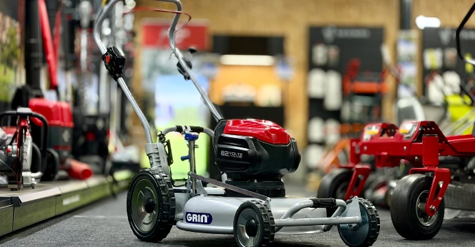 Grin Loopmaaiers - Wolfs Tuinmachines Onstwedde