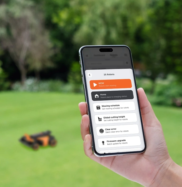 Segway Navimow CM120 en CM240 - Segway Navimow Terranox Professional robotmaaier met Xero-Turn™ 4WD, VisionFence 4.0 en vlootbeheer voor professioneel terreinonderhoud - Robotmaaiers met uniek zero-turn AWD aandrijving - Wolfs Tuinmachines Onstwedde - Robotmaaiers