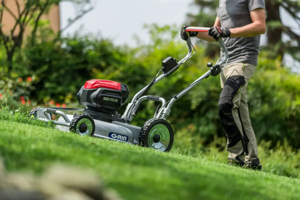 BM53A-82V - TAGLIO PENDENZA MEZZO BUSTO OPERATORE.webp