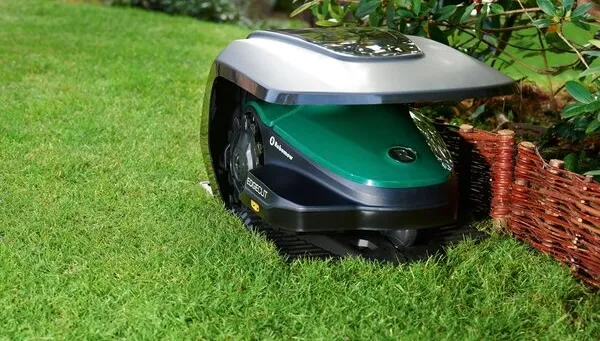 store_01J563XQCQH0MWXXBWB8QW6RPR_assets_1726747059741-robomow-robomow-rks-800 (6).webp