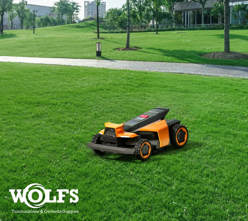 Segway Navimow CM Terranox Professional Robotic CM120 CM240 Robotmaaiers - Wolfs Tuinmachines Onstwedde 4.webp