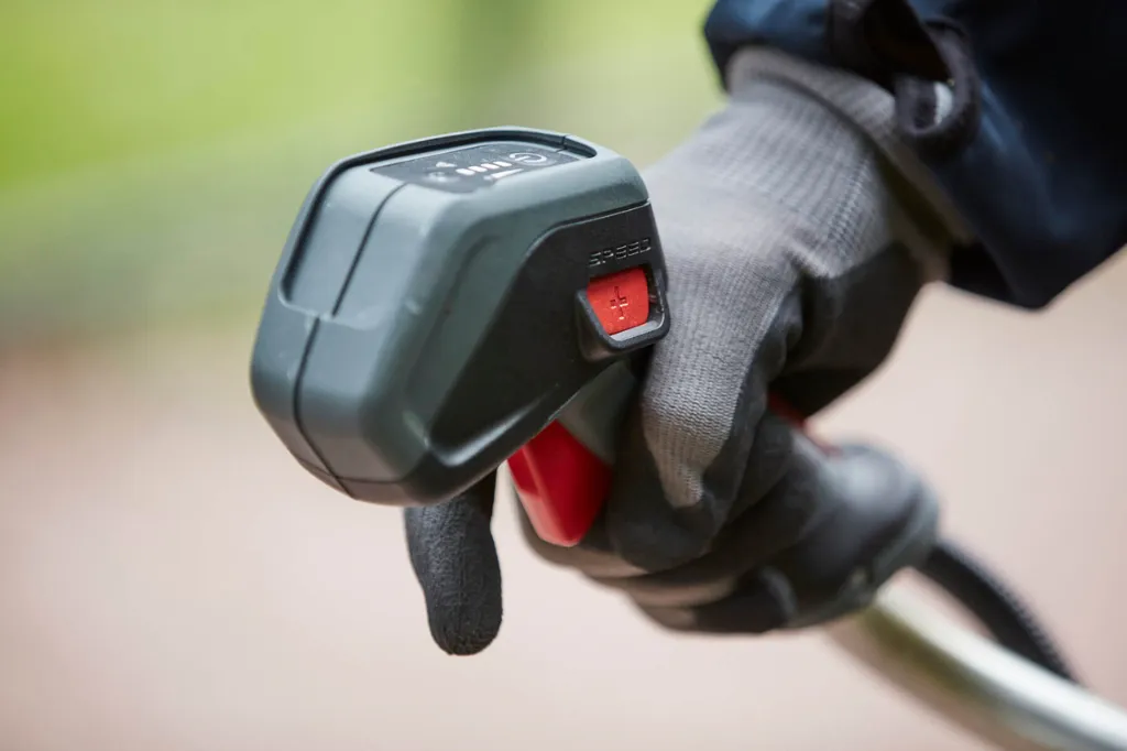 Cramer XCRTB20H 82V Professionele 2,0 kW Bosmaaier - wolfs tuinmachines Onstwedde 6.webp